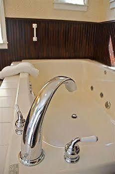 Waypoint House Bed And Breakfast Boyce Esterno foto
