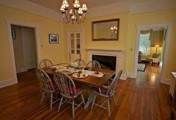 Waypoint House Bed And Breakfast Boyce Esterno foto