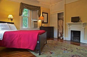 Waypoint House Bed And Breakfast Boyce Esterno foto